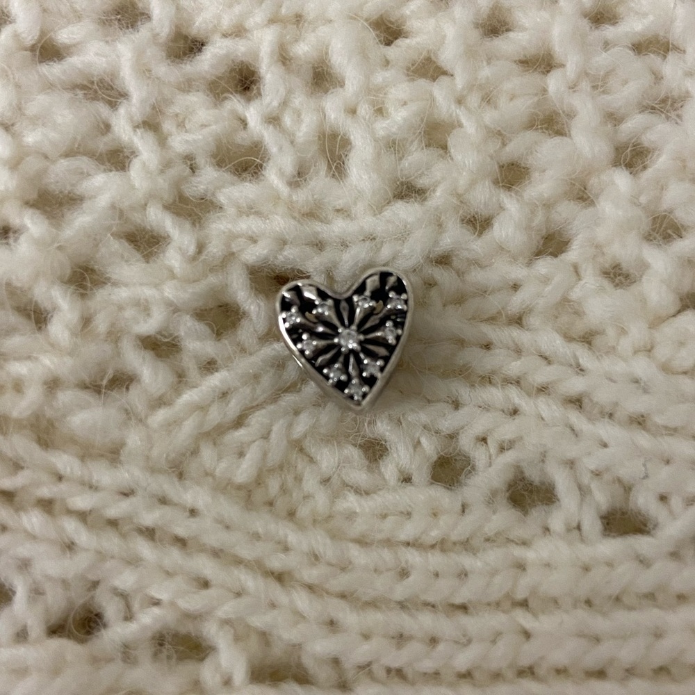 Pandora Heart of Winter Charm